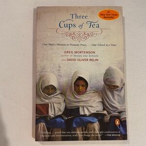 Three Cups of Tea by Greg Mortenson & David Oliver Relin - Paperback